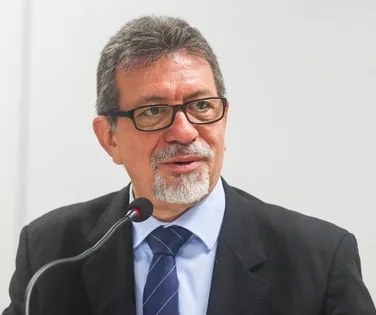 Florence, Luis Dulci e Josias Gomes participam do 2º seminário da CNB - Imagem