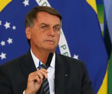 Em pânico? Bolsonaro chora com ‘medo’ da Papuda antes de sentença do STF - Imagem