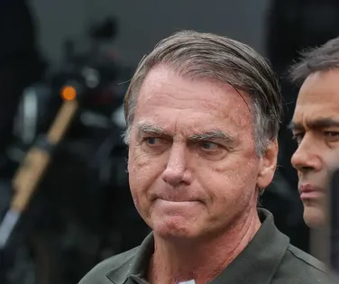 Ar-condicionado, frigobar e TV: conheça sala especial em que Bolsonaro está preso - Imagem