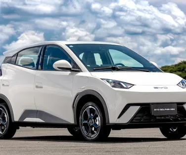 BYD dá descontos de até R$ 60 mil e tem carro por menos de R$ 100 mil - Imagem