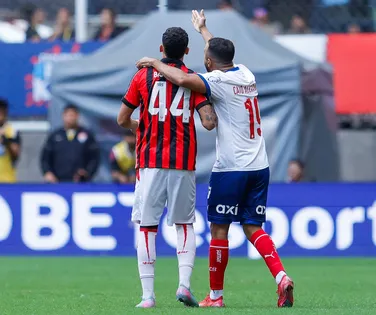 Onde assistir os jogos que definem o futuro de Bahia e Vitória na Série A - Imagem