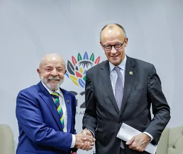 Bandeira branca? Lula se reúne com chanceler alemão que detonou Brasil - Imagem