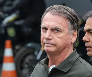 Bolsonaro alega "surto" e nega tentativa de fuga; prisão foi mantida - Imagem