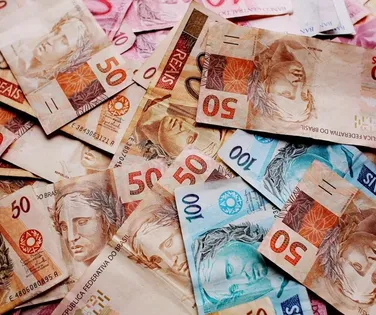 Forbes lista nova geração de bilionários com fortuna feita sem herança - Imagem