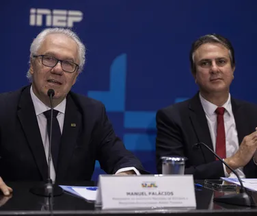 Enem terá novo papel em 2026 e pode ser aplicado em países do Mercosul - Imagem