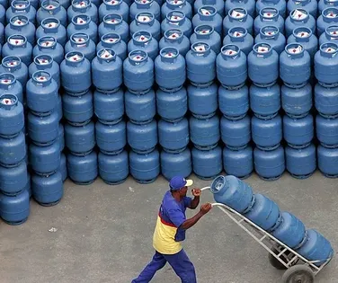 Gás do Povo: Salvador começa recarga gratuita de botijões nesta segunda - Imagem