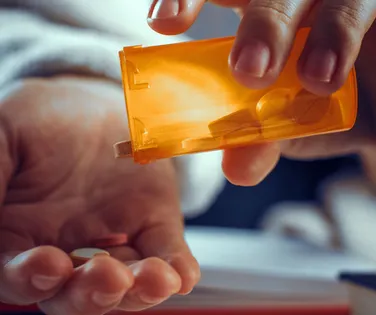 Menino de 2 anos morre após erro de vírgula em receita médica - Imagem