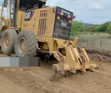Idoso morre após máquina de obra atingir moto em Feira de Santana - Imagem