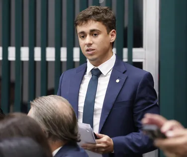 Justiça toma decisão e multa Nikolas Ferreira em R$ 40 mil por transfobia - Imagem