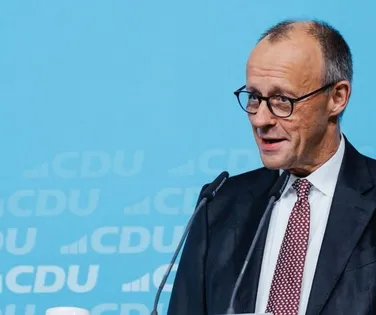 Prefeitura cutuca chanceler alemão após polêmica: “Esqueceu educação na mala” - Imagem