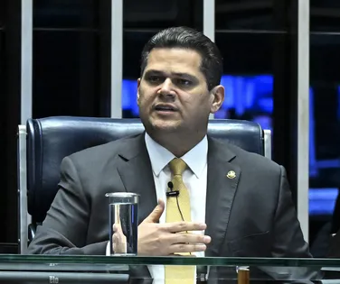 Alcolumbre diz que fará, “no momento oportuno”, sabatina com Messias - Imagem