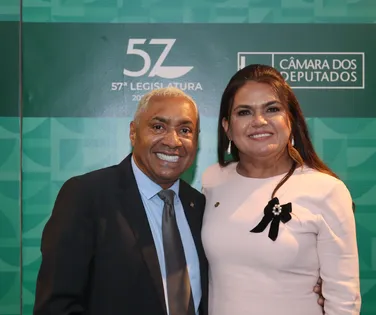 Tiririca abandona Bolsonaro e se junta a senadores baianos - Imagem