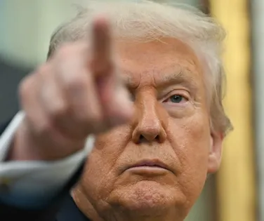 Trump diz que vai suspender imigração de países de "terceiro mundo" - Imagem