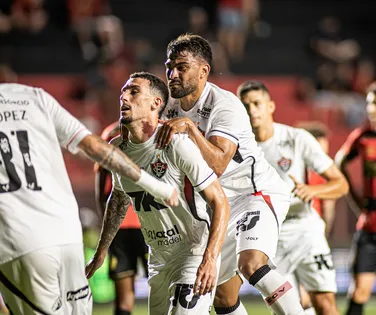 Vitória: luta contra a Série B esquenta com novos times na reta final - Imagem