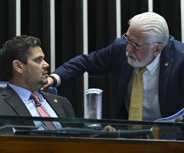 Wagner prepara terreno no Senado para aprovação de Messias no STF - Imagem