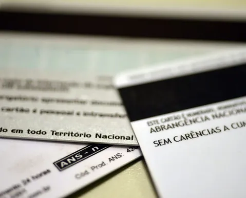 Plano de saúde mais caro: alta de 9,9% força famílias a cortarem gastos no orçamento