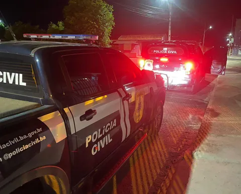 Homem é executado dentro de Hilux ao chegar em condomínio em Salvador - Imagem