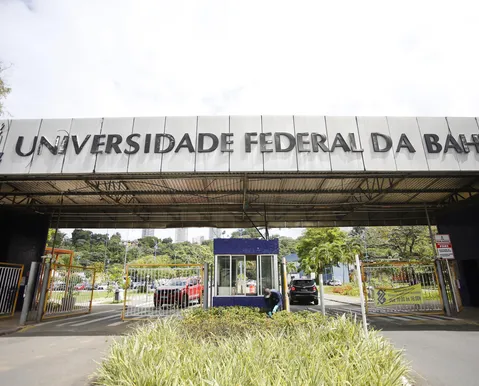 UFBA abre concurso com 37 vagas e salários de mais de R$ 13 mil