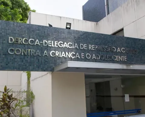 Condenada por abusar sexualmente de adolescente de 13 anos é presa na RMS