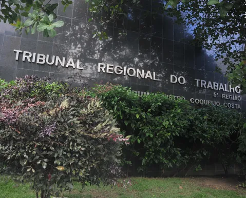 Vendedora recebe indenização após denunciar segurança por estupro