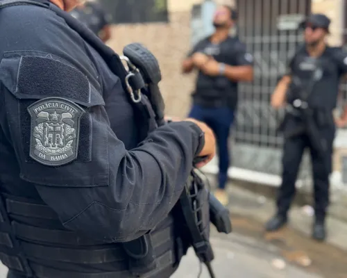 Homem é executado a tiros na frente de criança e padrasto na Bahia - Imagem