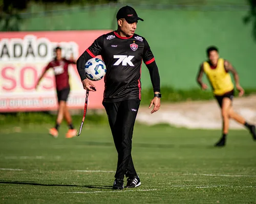 Fica para 2026? Jair Ventura revela conversa com Fábio Mota - Imagem