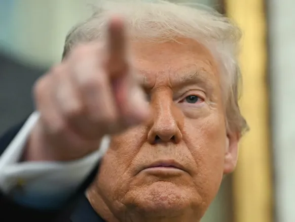 Trump diz que vai suspender imigração de países de "terceiro mundo" - Imagem