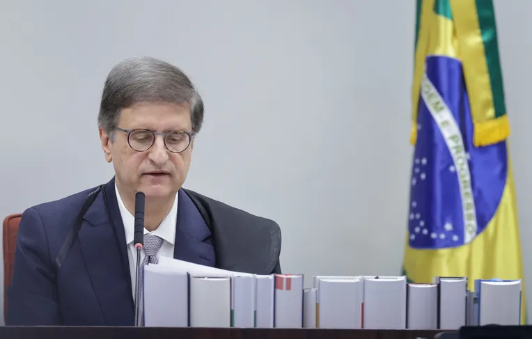 PGR se manifesta contra suspensão de lei que reduz pena de Bolsonaro