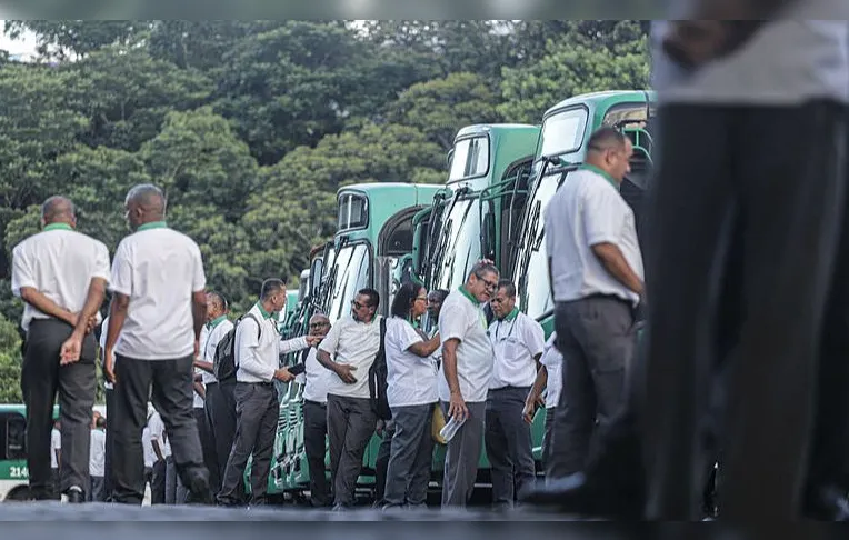 Greve dos ônibus começa e afeta transporte em Salvador nesta sexta-feira