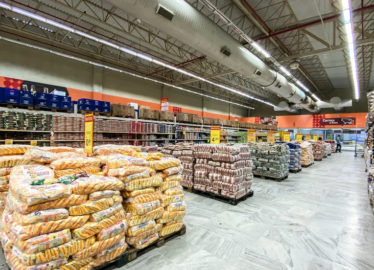 Supermercados e outros setores não poderão abrir aos feriados; entenda