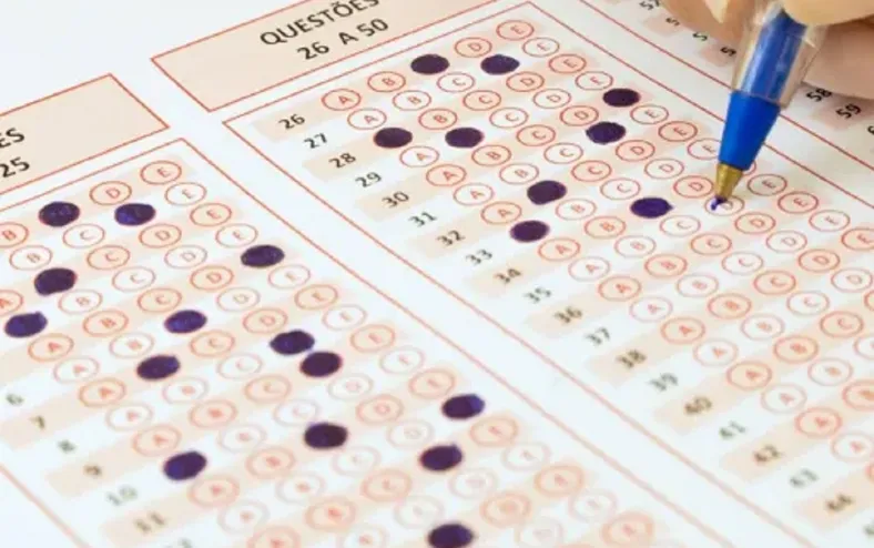 Prefeitura abre concurso para todos os níveis com 76 vagas e salários altos - Imagem