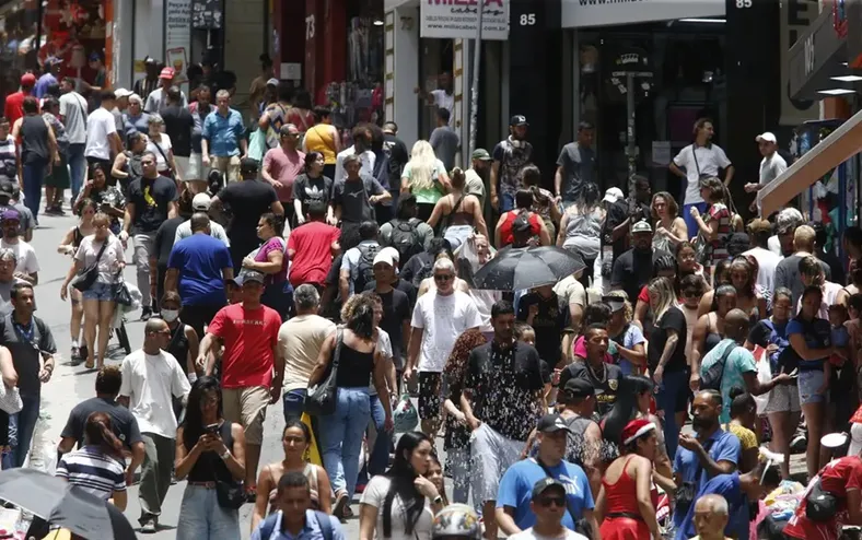 Homens têm 4 vezes mais chances de morrer antes dos 25 anos que as mulheres - Imagem