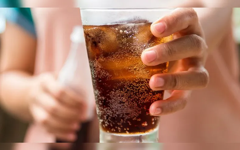 Caco de vidro em refrigerante gera indenização de R$ 5 mil; entenda - Imagem