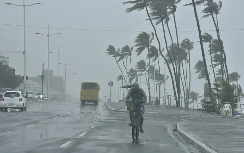 Semana começa com chuva? Veja previsão para Salvador - Imagem