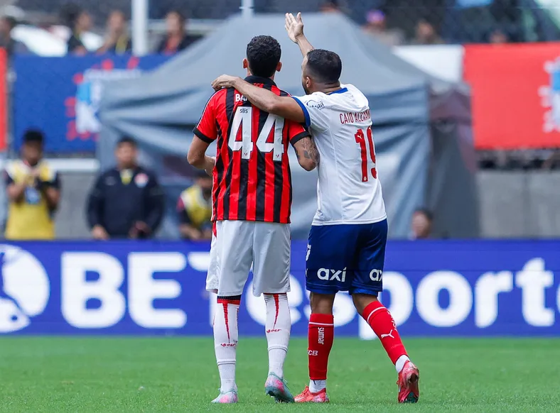 Onde assistir os jogos que definem o futuro de Bahia e Vitória na Série A - Imagem