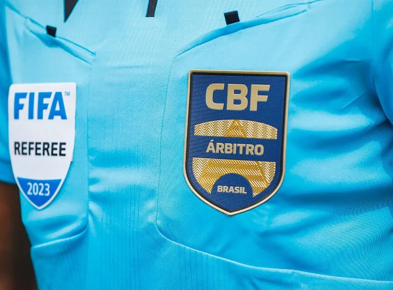 Gigante da Série A começa a analisar árbitros como preparação em jogos - Imagem