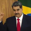 Sob forte escolta, Maduro é transferido a tribunal nos EUA - Imagem