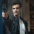 O filme de ação e comédia da Netflix que vai te deixar sem ar imagem