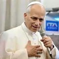 Papa faz nova orientação sobre sexo e surpreende com decisão imagem