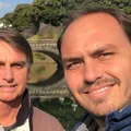 Carlos Bolsonaro diz ter sido barrado ao tentar visitar pai na PF imagem