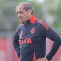 Concorrente direto do Vitória, Inter demite treinador e contrata veterano imagem