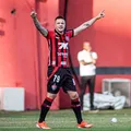 Conexão de Kayzer com Vitória vai além do futebol: "Energia diferente" imagem