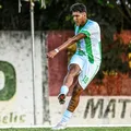 Criminosos invadem casa e matam jogador de futebol na Bahia imagem