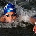 De volta às origens: Ana Marcela encara desafio na Travessia Mar Grande-Salvador imagem