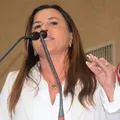 Deputada baiana é acusada de promover marido político imagem