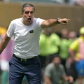 Ex-Bahia tem mala cheia de camisas de times brasileiros furtada imagem