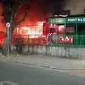 Incêndio destrói depósito com materiais de ambulantes em Salvador imagem