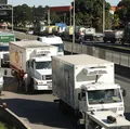 Caminhoneiros ameaçam greve por conta de preços dos combustíveis imagem