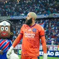"Não tem preço": Danilo se emociona em jogo de despedida na Fonte Nova imagem