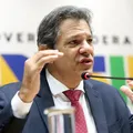 Saída de Haddad do governo ainda depende de reunião entre Trump e Lula imagem